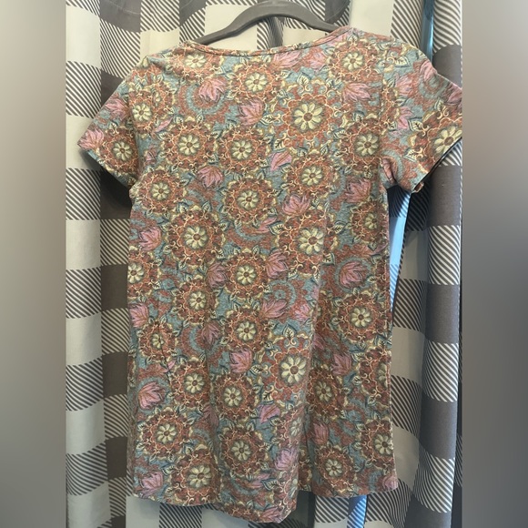 LuLaRoe Classic Top - Picture 4 of 4